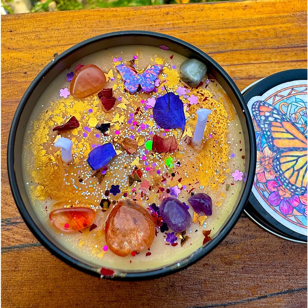 Mariposa 6oz Crystal & Botanical Herb Candle